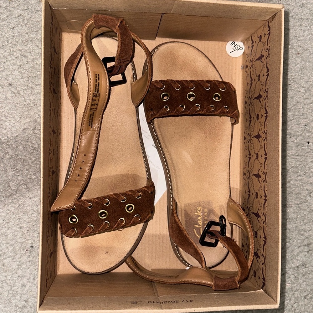 Clark’s sandals size 6.5